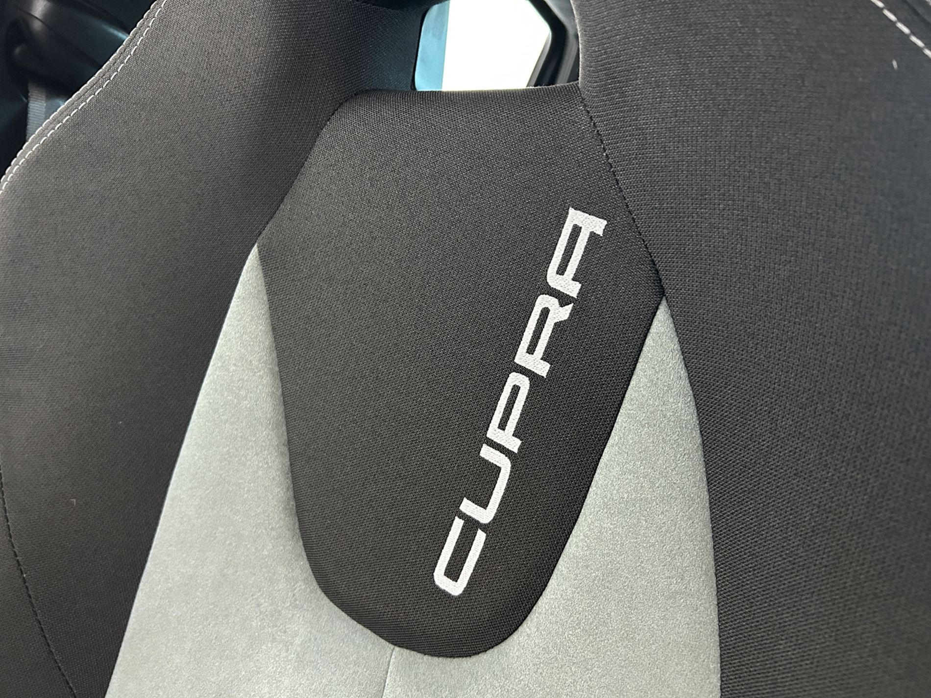 Cupra Leon 2.0 tsi R 265cv - Autoviemme